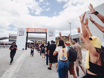 Fila para o check in dos participantes